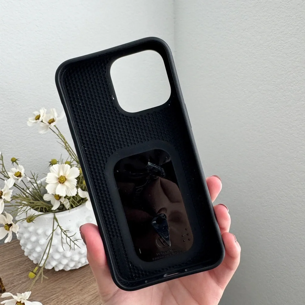 Loopy case - Picture 2 of 2